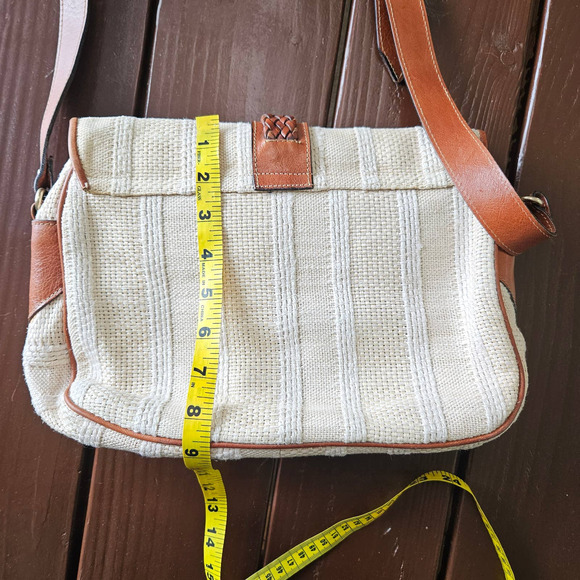 Dillards Vintage Cream Tweed & Leather Crossbody Shoulder Bag Beach Neutral‎ - Picture 12 of 12